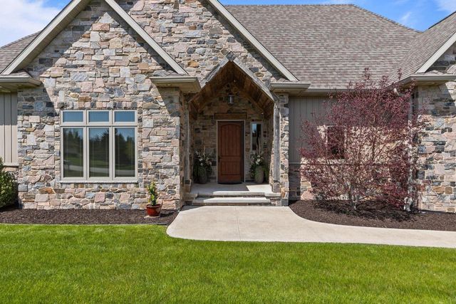N3281 FEATHER RIDGE DRIVE, Appleton, WI 54913