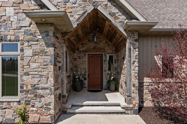 N3281 FEATHER RIDGE DRIVE, Appleton, WI 54913