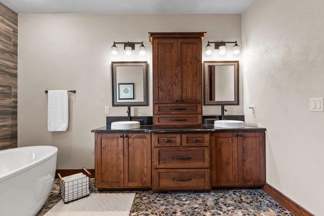 N3281 FEATHER RIDGE DRIVE, Appleton, WI 54913