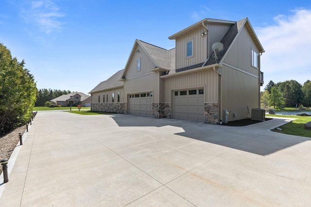 N3281 FEATHER RIDGE DRIVE, Appleton, WI 54913