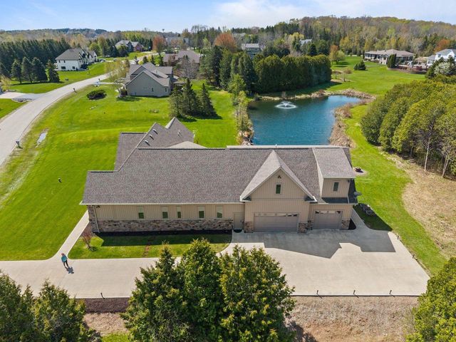 N3281 FEATHER RIDGE DRIVE, Appleton, WI 54913
