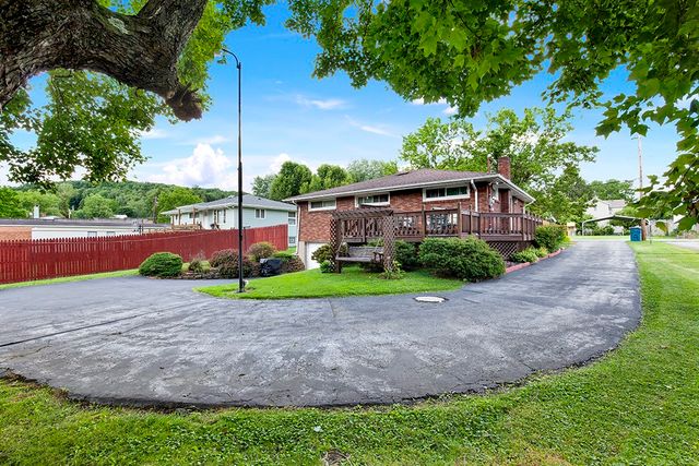 1017 Church St, East Huntingdon, PA 15679