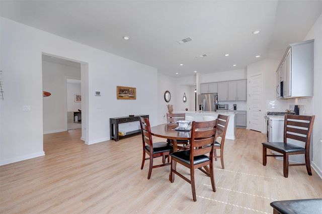 2041 Centerline LN, Georgetown, TX 78628