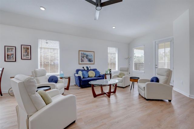 2041 Centerline LN, Georgetown, TX 78628