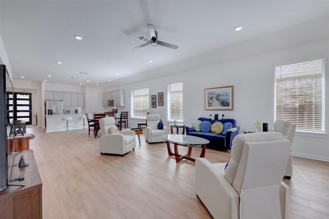 2041 Centerline LN, Georgetown, TX 78628