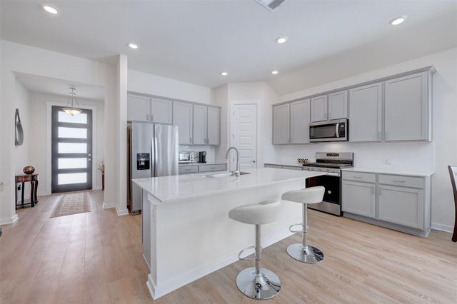 2041 Centerline LN, Georgetown, TX 78628