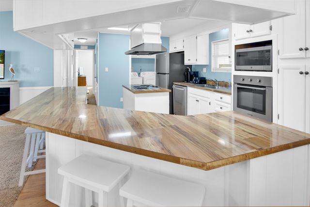 469 Sandpebble Dr., Surfside Beach, SC 29575