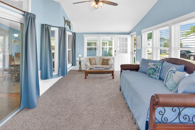 469 Sandpebble Dr., Surfside Beach, SC 29575