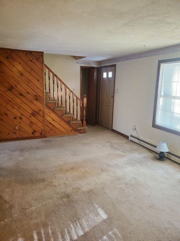 170 Woodland Cir, Tiverton, RI 02878