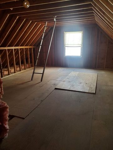 170 Woodland Cir, Tiverton, RI 02878