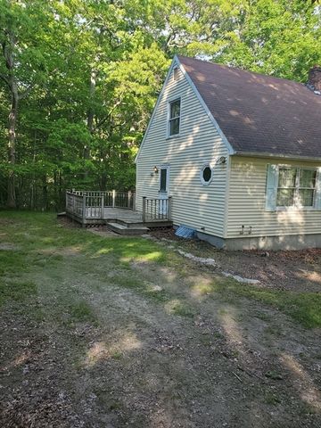 170 Woodland Cir, Tiverton, RI 02878