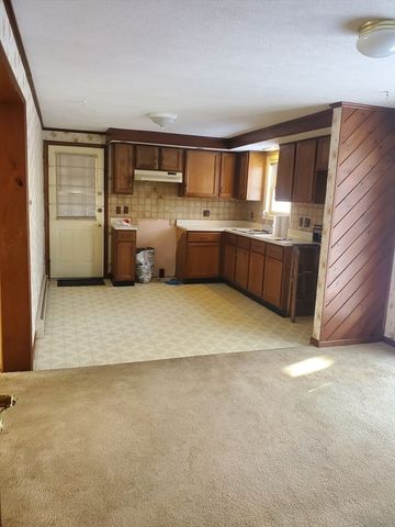 170 Woodland Cir, Tiverton, RI 02878