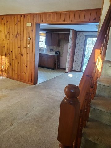 170 Woodland Cir, Tiverton, RI 02878