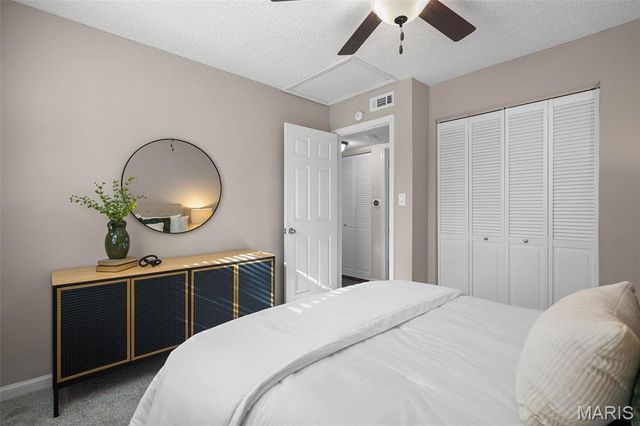 1530 Swallow Drive, Brentwood, MO 63144