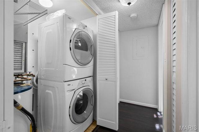 1530 Swallow Drive, Brentwood, MO 63144