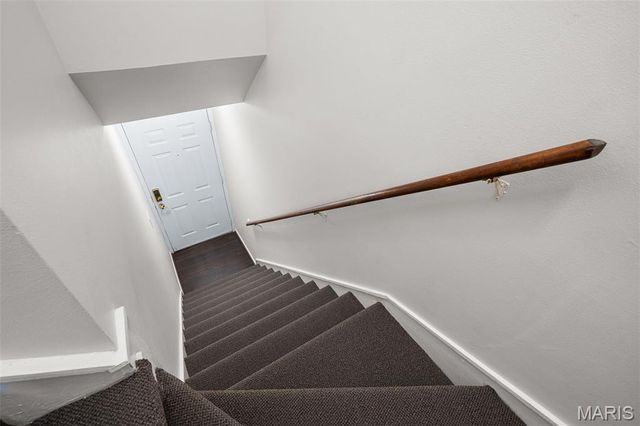 1530 Swallow Drive, Brentwood, MO 63144