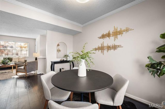 1530 Swallow Drive, Brentwood, MO 63144