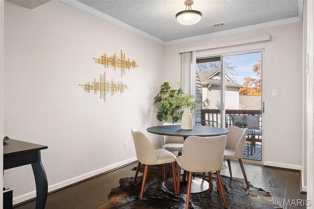 1530 Swallow Drive, Brentwood, MO 63144