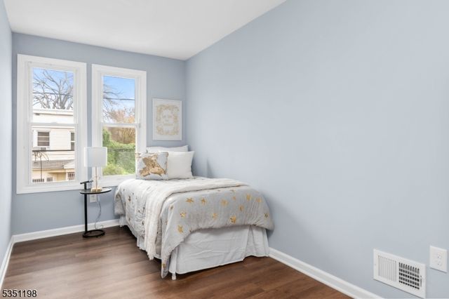 33 Emmet St, Newark City, NJ 07114