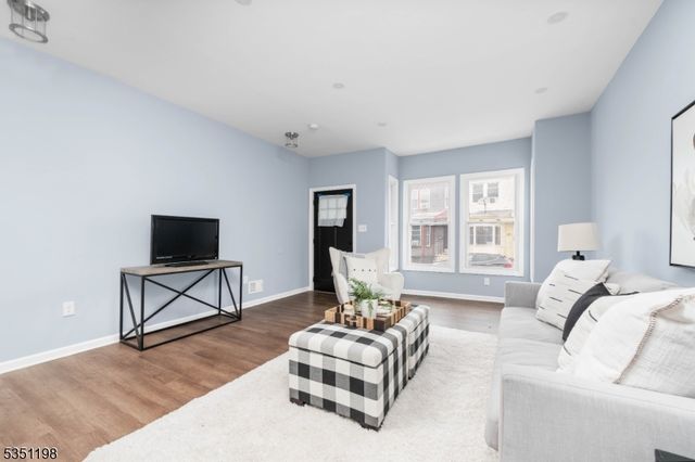 33 Emmet St, Newark City, NJ 07114
