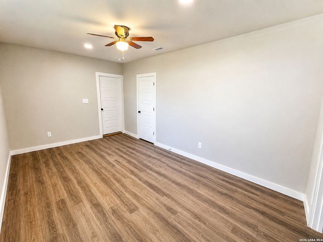 418 REDCLIFF DR, San Antonio, TX 78216