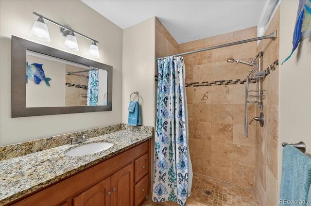 8122 W 17th Avenue, Lakewood, CO 80214