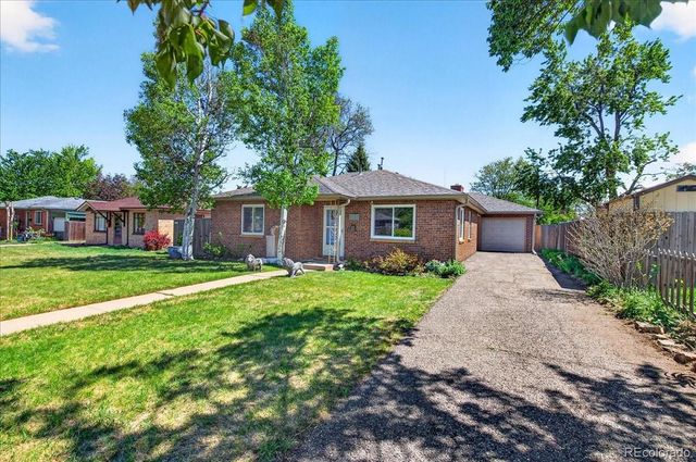8122 W 17th Avenue, Lakewood, CO 80214