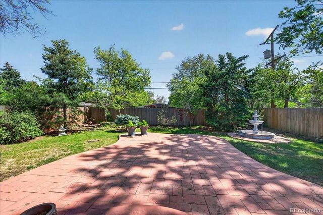 8122 W 17th Avenue, Lakewood, CO 80214