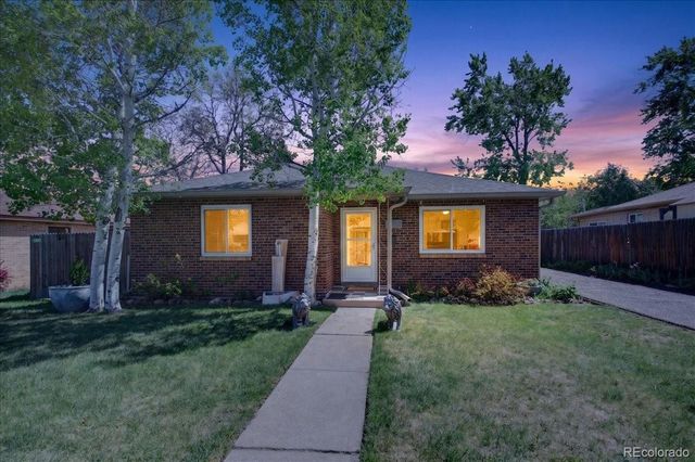 8122 W 17th Avenue, Lakewood, CO 80214