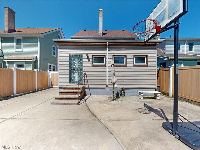 3073 W 116th Street, Cleveland, OH 44111