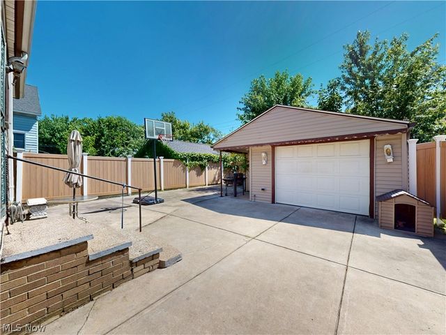 3073 W 116th Street, Cleveland, OH 44111