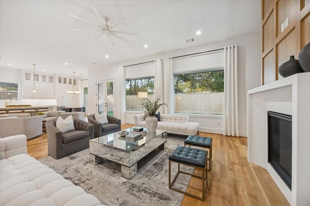 1330 Richelieu Lane, Houston, TX 77018