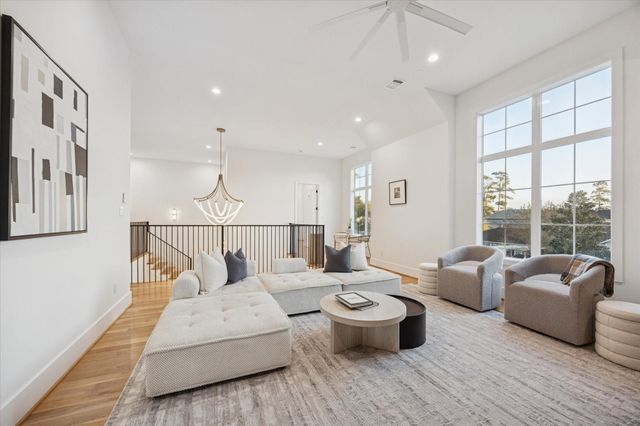 1330 Richelieu Lane, Houston, TX 77018