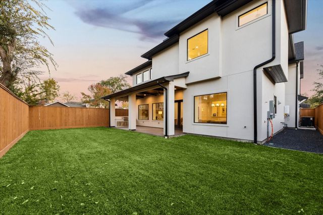 1330 Richelieu Lane, Houston, TX 77018