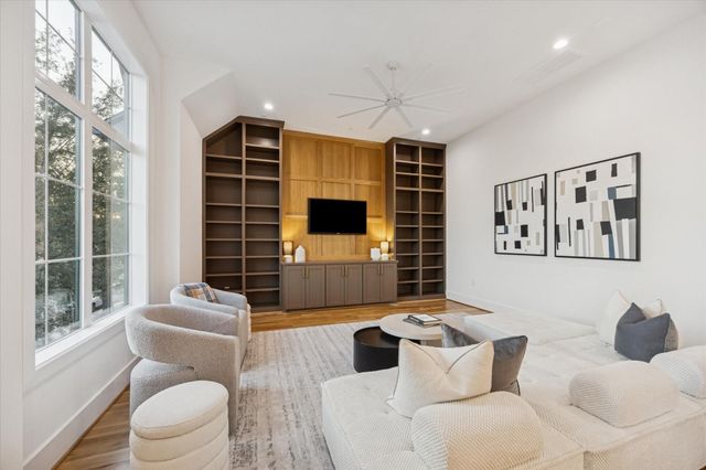 1330 Richelieu Lane, Houston, TX 77018