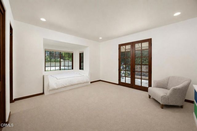 1925 Tondolea Lane, La Canada Flintridge, CA 91011