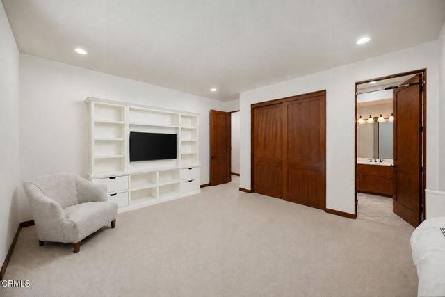 1925 Tondolea Lane, La Canada Flintridge, CA 91011