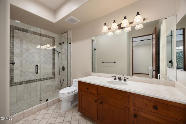 1925 Tondolea Lane, La Canada Flintridge, CA 91011