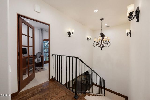 1925 Tondolea Lane, La Canada Flintridge, CA 91011