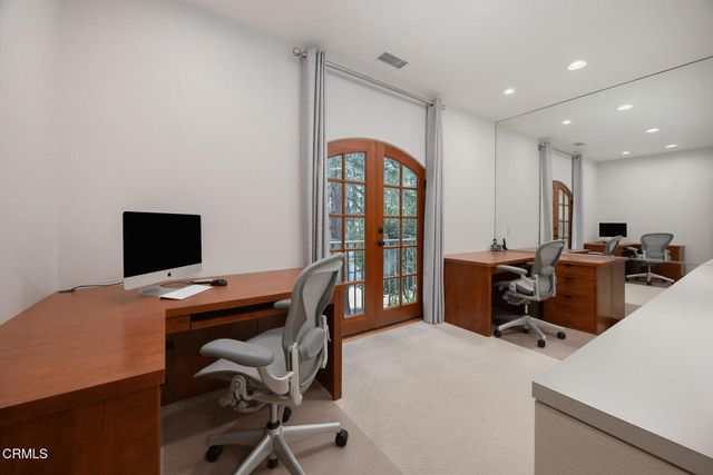 1925 Tondolea Lane, La Canada Flintridge, CA 91011