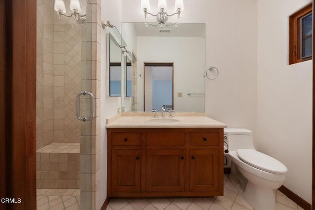 1925 Tondolea Lane, La Canada Flintridge, CA 91011