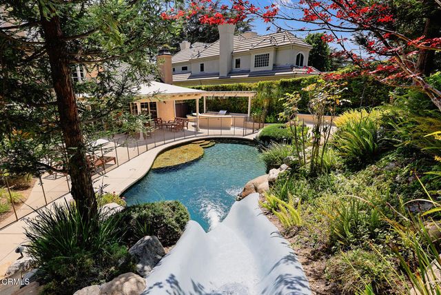 1925 Tondolea Lane, La Canada Flintridge, CA 91011