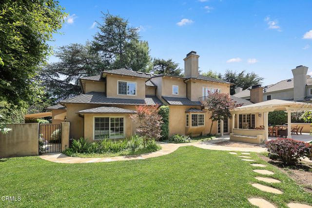 1925 Tondolea Lane, La Canada Flintridge, CA 91011