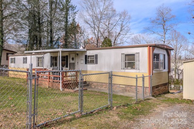 28 Holly Acres Lane, Arden, NC 28704