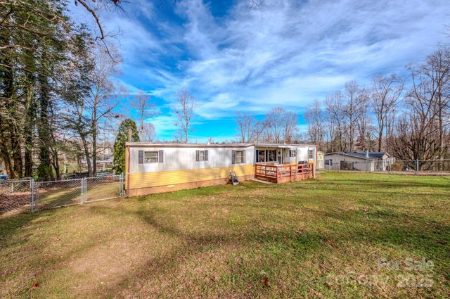 28 Holly Acres Lane, Arden, NC 28704