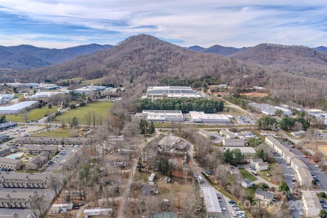 28 Holly Acres Lane, Arden, NC 28704