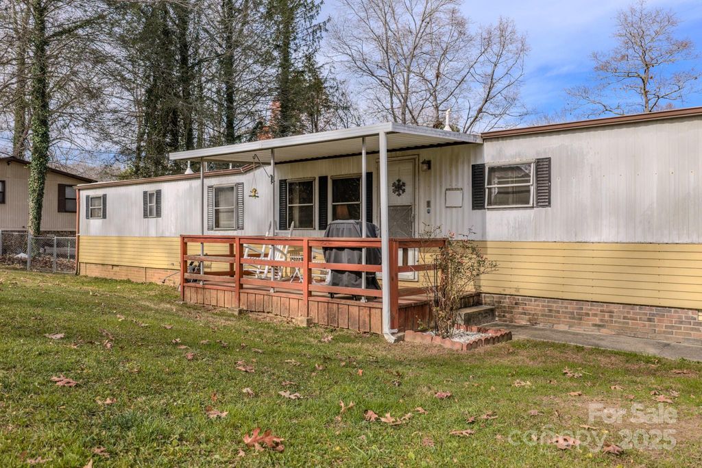 28 Holly Acres Lane, Arden, NC 28704