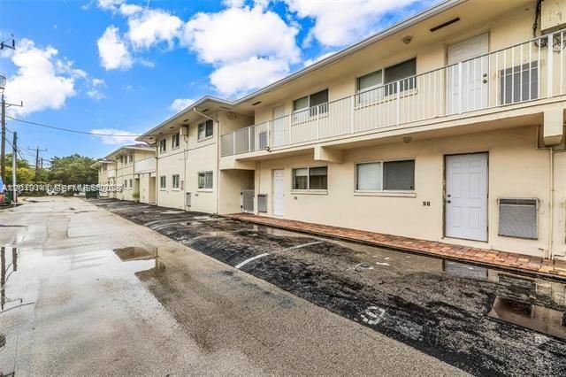 1892 NE 46th St B7, Fort Lauderdale, FL 33308