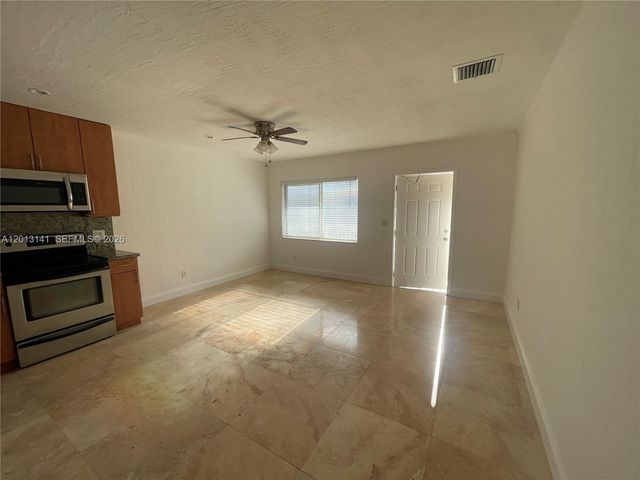 1892 NE 46th St B7, Fort Lauderdale, FL 33308