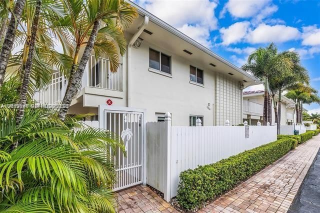 1892 NE 46th St B7, Fort Lauderdale, FL 33308